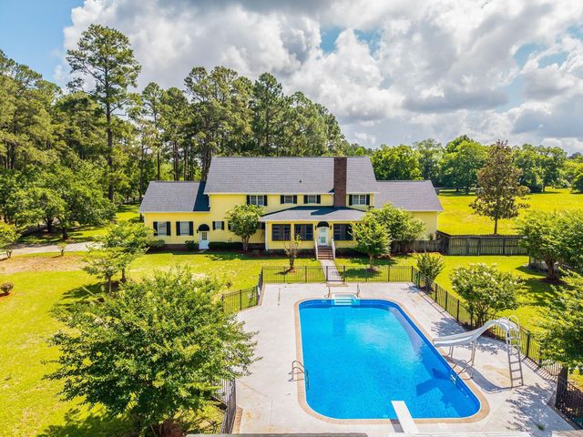 905 W Raysor Street, Saint George, SC 29477