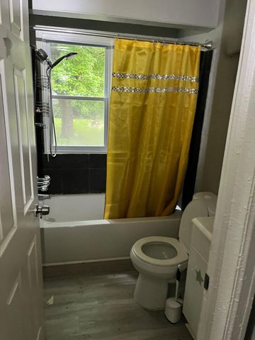 8627 Stout Street, Detroit, MI 48228