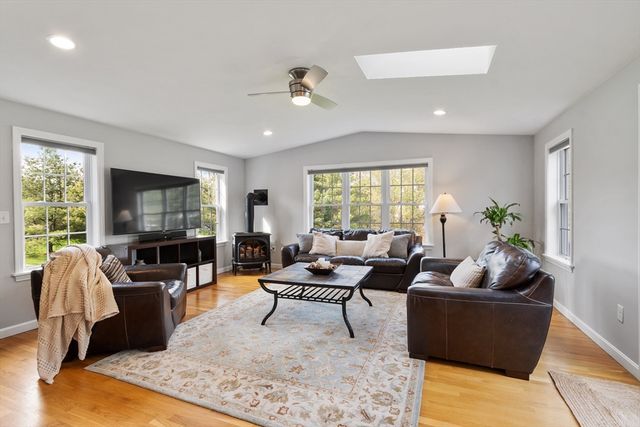 2 Greenbrier Drive, Westford, MA 01886