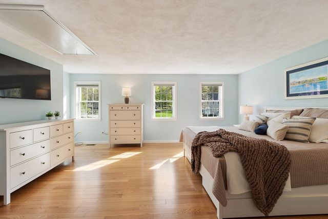 2 Greenbrier Drive, Westford, MA 01886