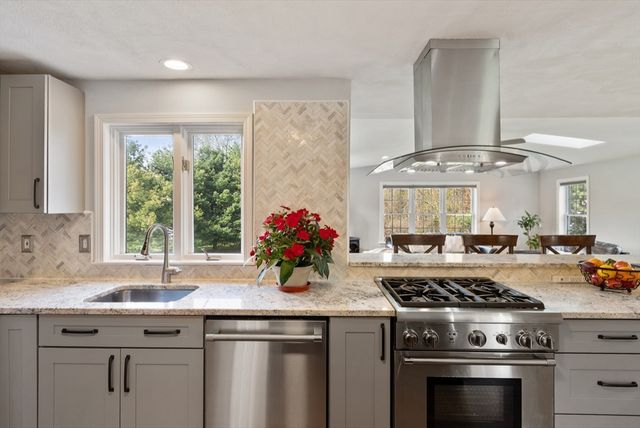 2 Greenbrier Drive, Westford, MA 01886