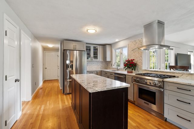 2 Greenbrier Drive, Westford, MA 01886