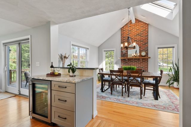 2 Greenbrier Drive, Westford, MA 01886