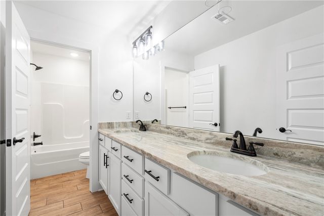 4300 SW Adams Road, Bentonville, AR 72713