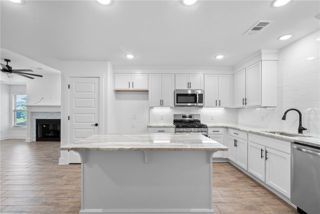 4300 SW Adams Road, Bentonville, AR 72713