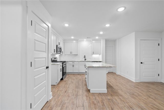 4300 SW Adams Road, Bentonville, AR 72713