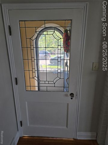 116 S Kenwood Avenue, Royal Oak, MI 48067