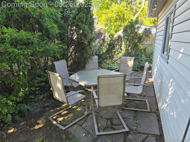 116 S Kenwood Avenue, Royal Oak, MI 48067