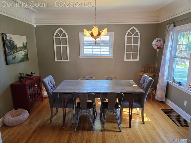 116 S Kenwood Avenue, Royal Oak, MI 48067