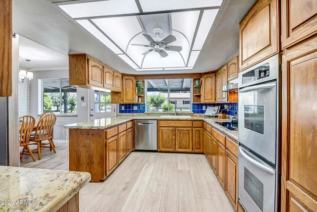 6801 W SURREY Avenue, Peoria, AZ 85381