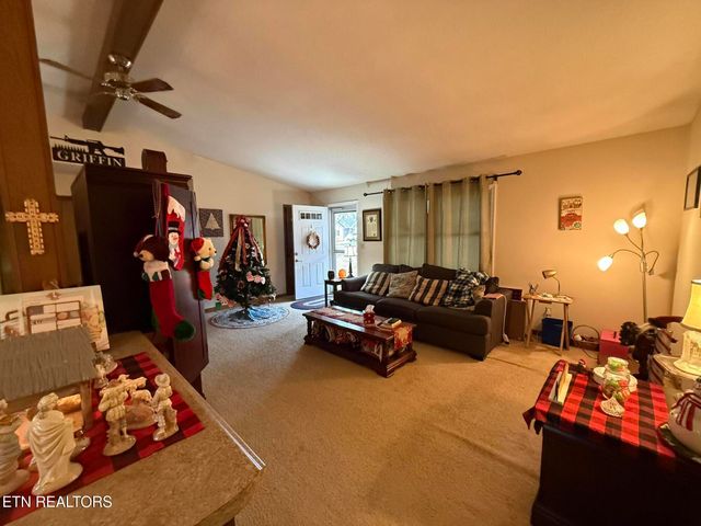 312 Lakeview Drive, Crossville, TN 38558