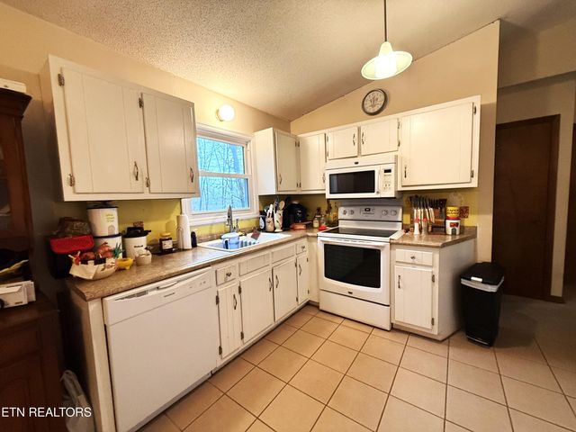 312 Lakeview Drive, Crossville, TN 38558