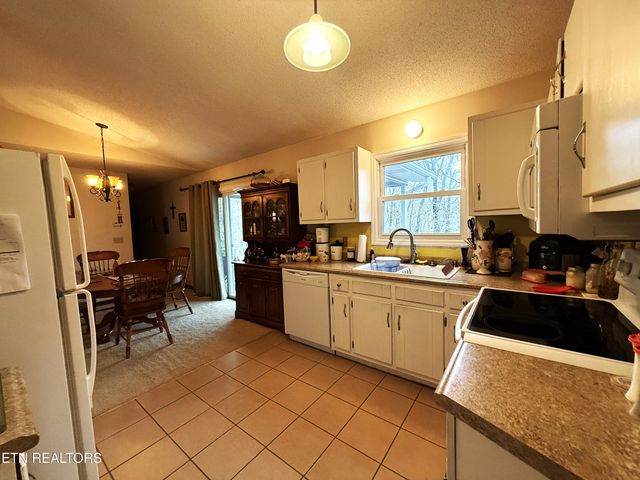 312 Lakeview Drive, Crossville, TN 38558