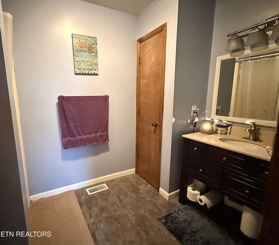 312 Lakeview Drive, Crossville, TN 38558