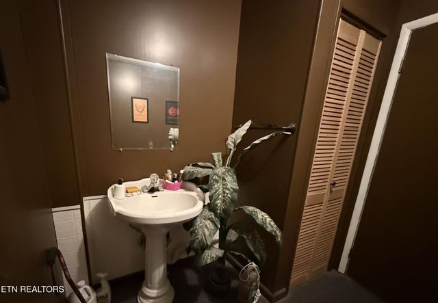 312 Lakeview Drive, Crossville, TN 38558