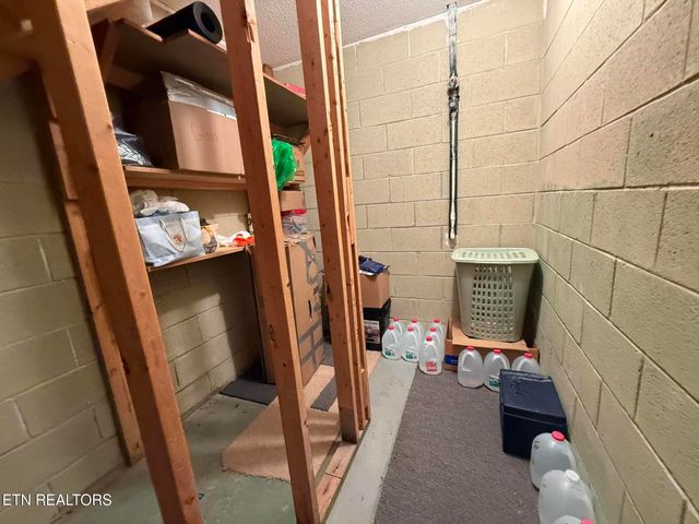 312 Lakeview Drive, Crossville, TN 38558