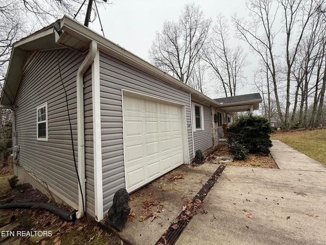 312 Lakeview Drive, Crossville, TN 38558