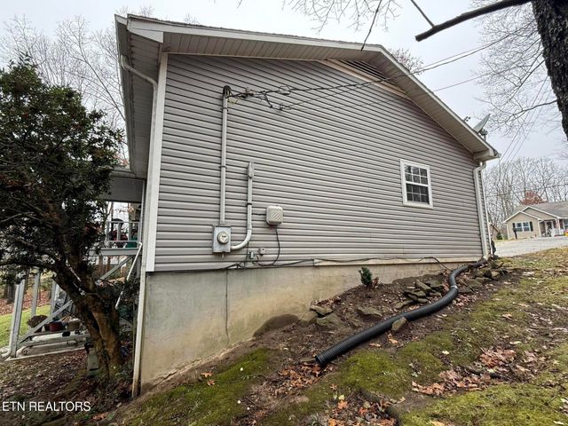 312 Lakeview Drive, Crossville, TN 38558