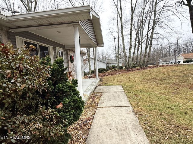 312 Lakeview Drive, Crossville, TN 38558