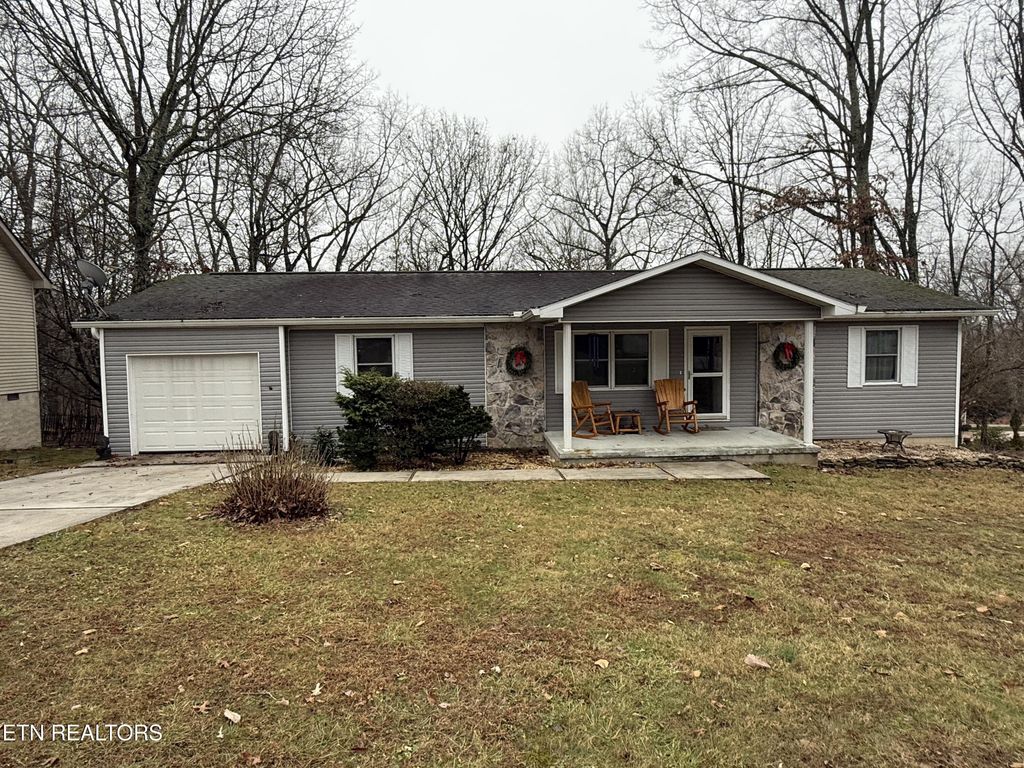 312 Lakeview Drive, Crossville, TN 38558