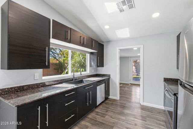 2606 W GELDING Drive, Phoenix, AZ 85023