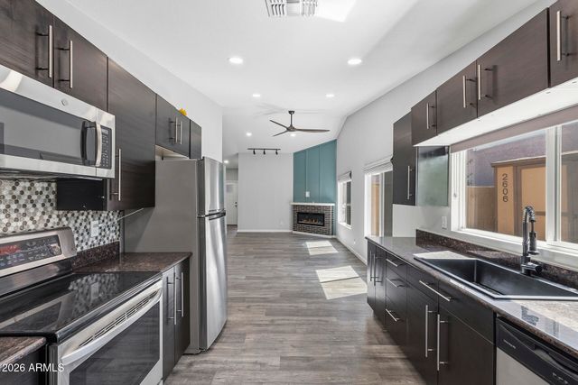 2606 W GELDING Drive, Phoenix, AZ 85023