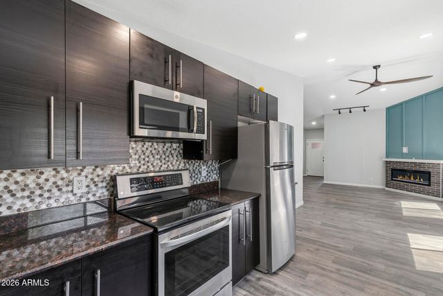 2606 W GELDING Drive, Phoenix, AZ 85023