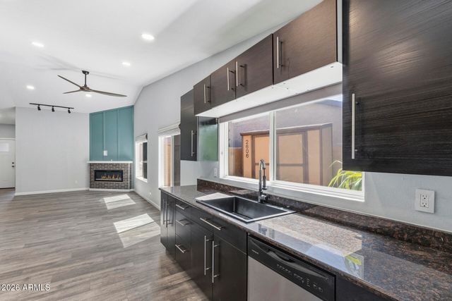 2606 W GELDING Drive, Phoenix, AZ 85023