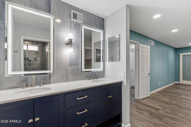 2606 W GELDING Drive, Phoenix, AZ 85023