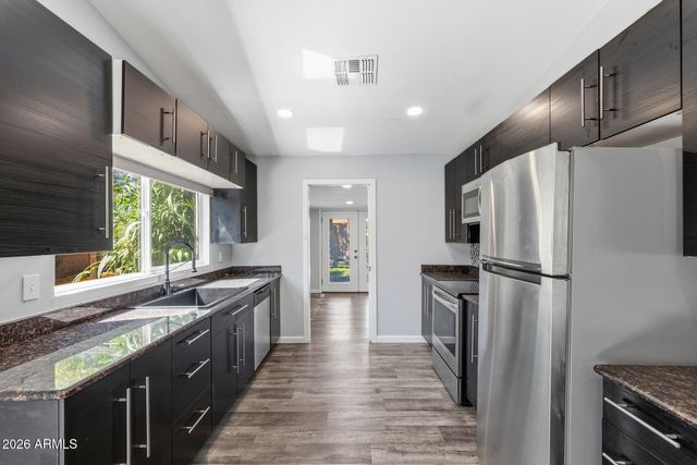 2606 W GELDING Drive, Phoenix, AZ 85023