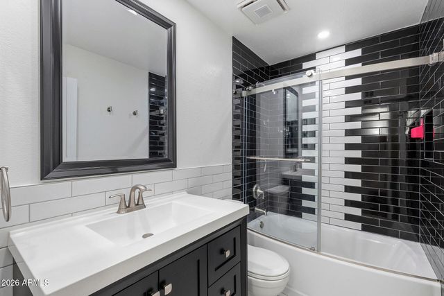 2606 W GELDING Drive, Phoenix, AZ 85023