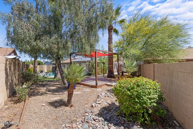 2606 W GELDING Drive, Phoenix, AZ 85023