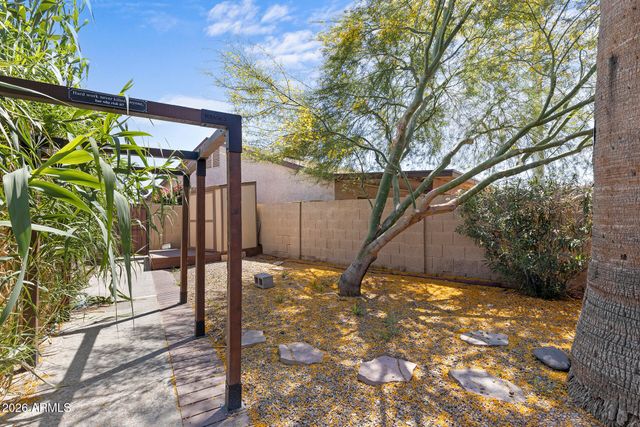 2606 W GELDING Drive, Phoenix, AZ 85023