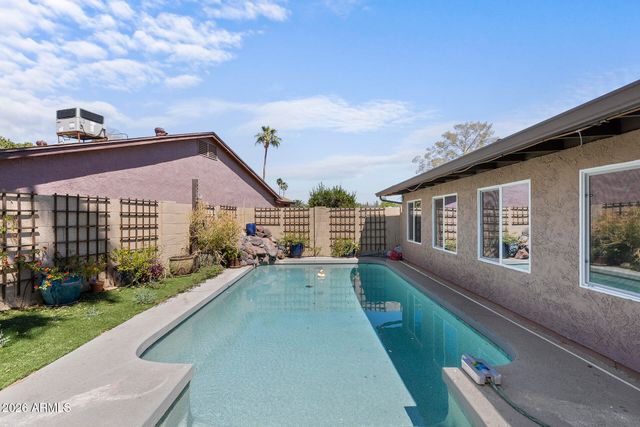 2606 W GELDING Drive, Phoenix, AZ 85023