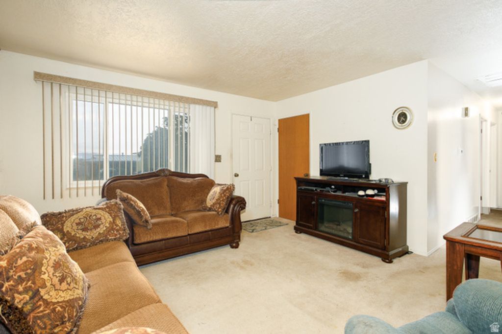 285 S THIRD ST, Tooele, UT 84074 — photo 2
