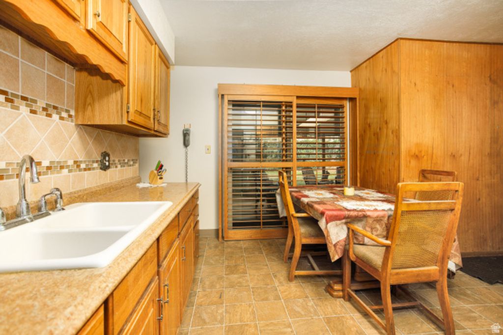 285 S THIRD ST, Tooele, UT 84074 — photo 5