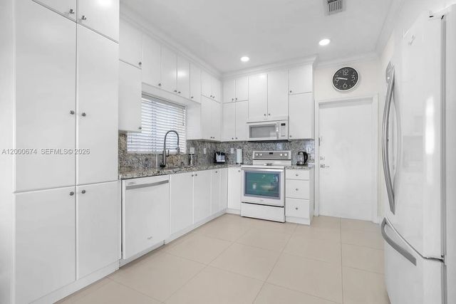 13430 SW 136th Ter, Miami, FL 33186