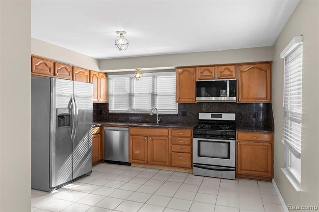 5428 Hammersmith Drive, West Bloomfield, MI 48322