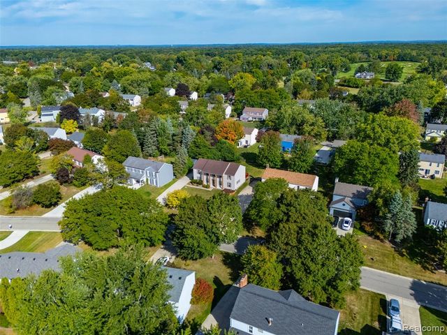 5428 Hammersmith Drive, West Bloomfield, MI 48322