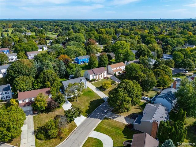 5428 Hammersmith Drive, West Bloomfield, MI 48322