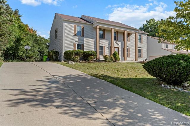 5428 Hammersmith Drive, West Bloomfield, MI 48322