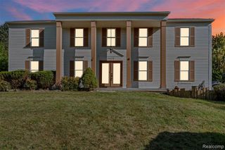 5428 Hammersmith Drive, West Bloomfield, MI 48322