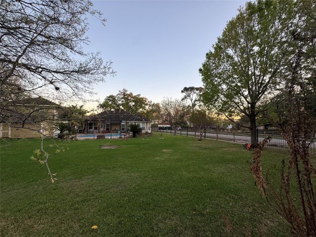 303 Bishop Street, Houston, TX 77009