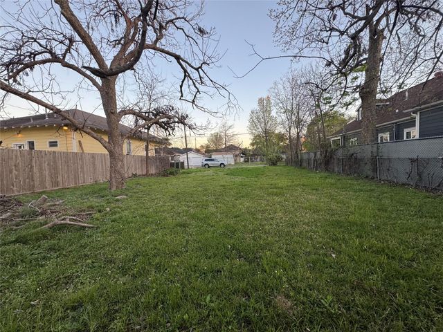 303 Bishop Street, Houston, TX 77009