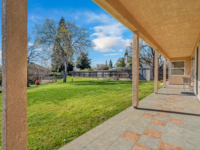 370 River Park Drive, Redding, CA 96003