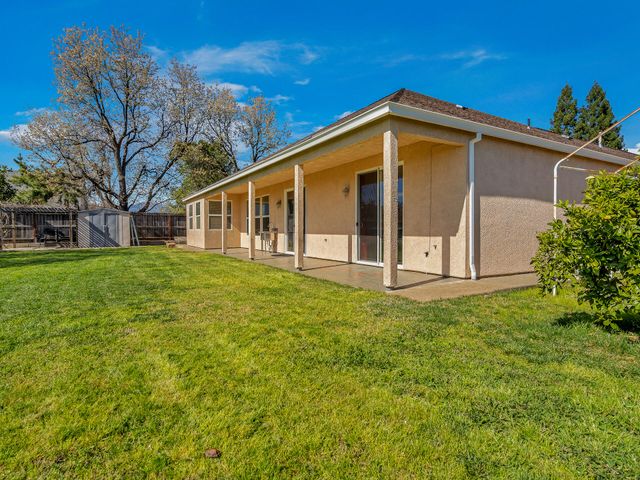 370 River Park Drive, Redding, CA 96003