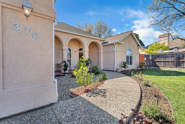 370 River Park Drive, Redding, CA 96003