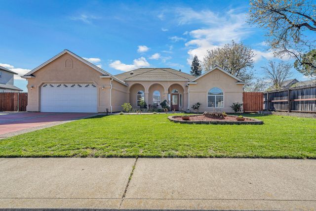 370 River Park Drive, Redding, CA 96003