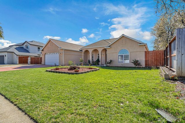 370 River Park Drive, Redding, CA 96003