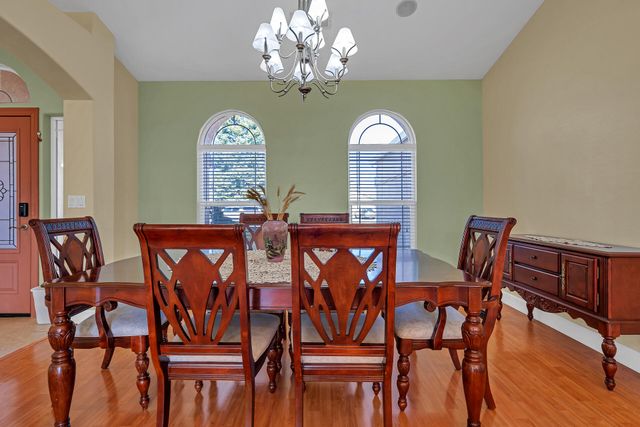 370 River Park Drive, Redding, CA 96003